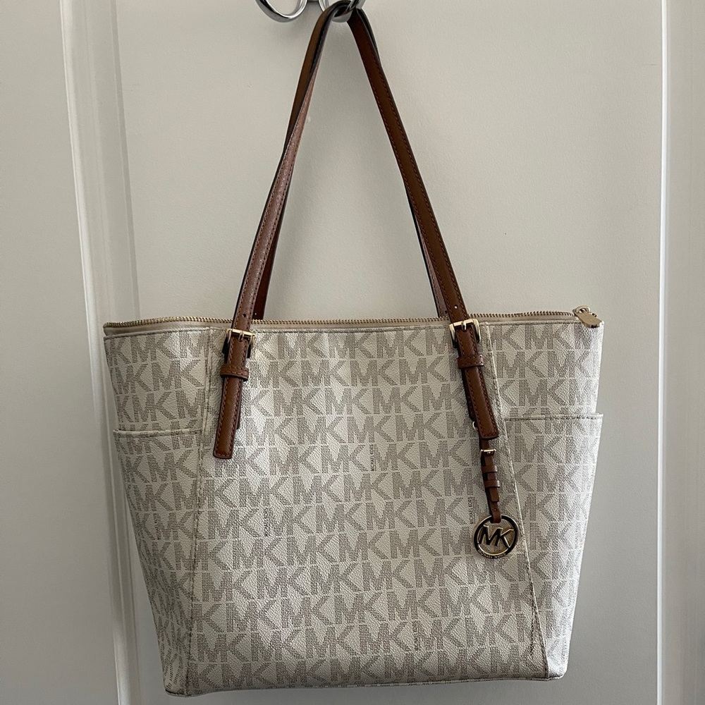 MICHAEL KORS TAN LOGO BAG